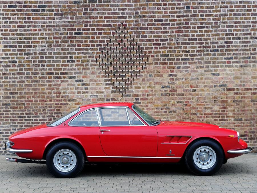  Ferrari 330 GTC 1966 года  (фото 15 из 101)